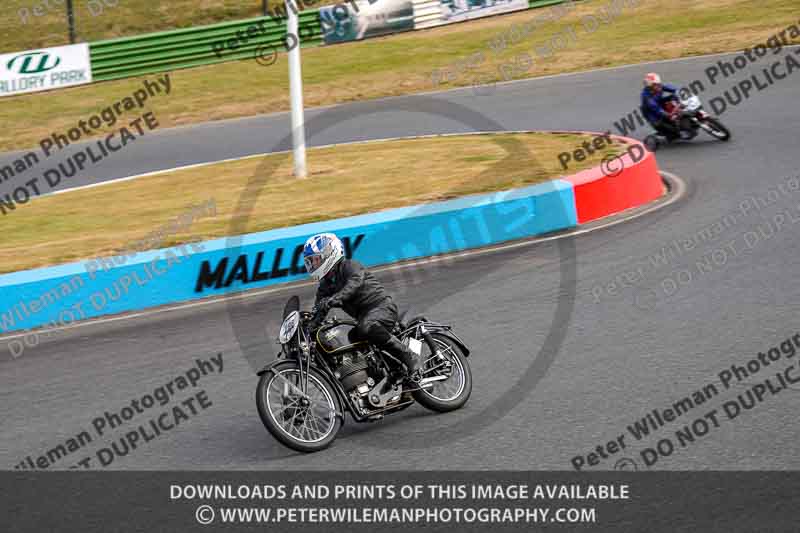 Vintage motorcycle club;eventdigitalimages;mallory park;mallory park trackday photographs;no limits trackdays;peter wileman photography;trackday digital images;trackday photos;vmcc festival 1000 bikes photographs